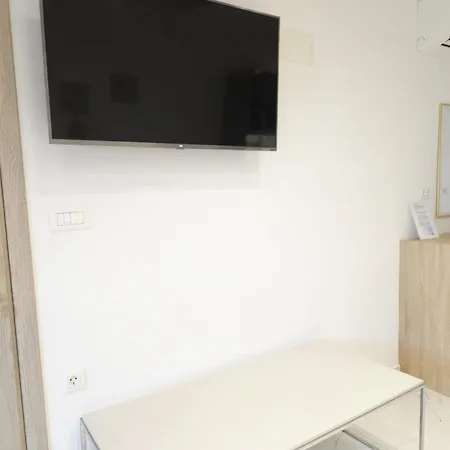 Tina's アパート *